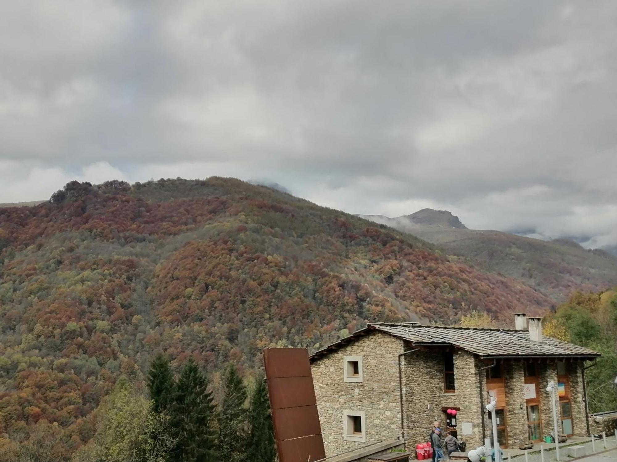 Hotel Rifugio Galaberna Ostana Exterior foto